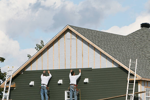 Professional Siding Contractor technician working in Kendall Park, NJ
